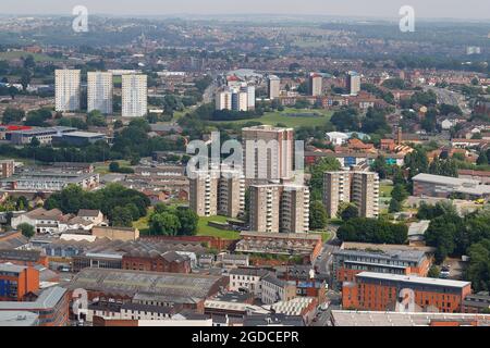 Una delle molte vedute del centro citta' di Leeds dalla cima dell'edificio piu' alto dello Yorkshire, 'Altus House' Foto Stock