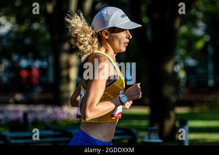 Sapporo, Hokkaido, Giappone. 7 agosto 2021. MYKHAYLOVA Darya (UKR) Atletica : Maratona delle Donne durante i Giochi Olimpici di Tokyo 2020 a Sapporo, Hokkaido, Giappone . Credit: Takeshi Nishimoto/AFLO/Alamy Live News Foto Stock