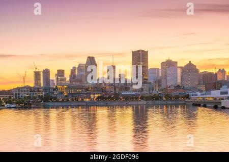 Skyline del centro di Montreal al tramonto in Canada Foto Stock