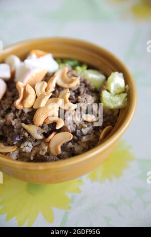 Olive salate con maiale Foto Stock