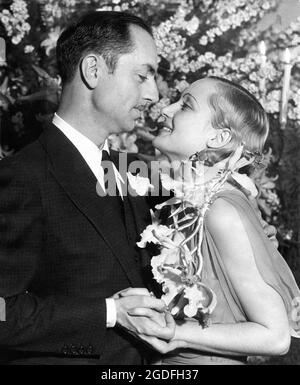 WILLIAM POWELL e CAROLE LOMBARD dopo il loro matrimonio privato la sera di venerdì 26 giugno 1931 a casa della sposa madre a Beverly Hills Los Angeles Foto Stock