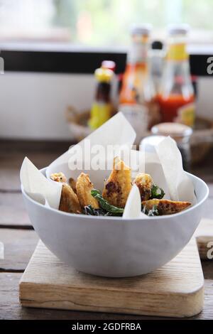 Pollo fritto stile asiatico tailandese cibo Foto Stock