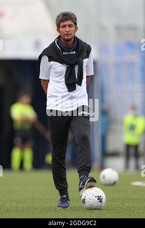 Novaro, Italia, 7 agosto 2021. Giacomo Gattuso Head Coach di Como guarda durante il warm up prima della Coppa Italia allo Stadio Silvio Piola di Novaro. L'immagine di credito dovrebbe essere: Jonathan Moscop / Sportimage Foto Stock