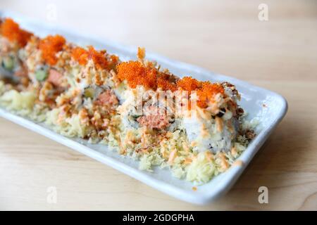 Panini al salmone con cibo giapponese Foto Stock