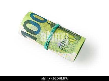 Rotolo di moneta da 100 euro isolato su sfondo bianco. Concetti di risparmio in contanti, contando denaro, ricchezza e spese. WAD di banconote in euro. Foto Stock