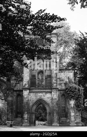 La rovina la Tempelherrenhaus in bianco e nero. Foto Stock