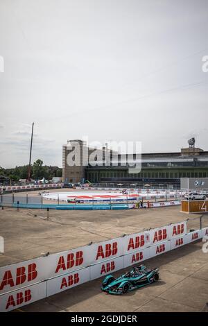 Berlino, Germania. 13 Agosto 2021. 10 Bird Sam (gbr), Jaguar Racing, Jaguar i-Type 5, azione durante l'ePrix di Berlino 2021, 8° incontro del Campionato del mondo di Formula e 2020-21, sul circuito Tempelhof Airport Street dal 14 al 15 agosto, a Berlino, Germania - Photo Germain Hazard / DPPI Credit: DPPI Media/Alamy Live News Foto Stock