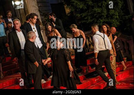 Sarajevo, Bosnia-Erzegovina. 13 Agosto 2021. Gli ospiti arrivano all'apertura del 27° Festival del Cinema di Sarajevo. Credit: SOPA Images Limited/Alamy Live News Foto Stock