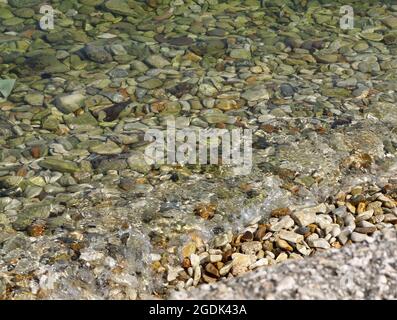 Acque cristalline a Kassiopi, Corfù, Grecia Foto Stock