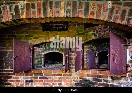 La panetteria Fort Gaines con forni in mattoni è raffigurata, 12 agosto 2021, a Dauphin Island, Alabama. Foto Stock