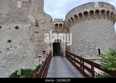 San Nicola di Tremiti - accesso al Castello dei Badiali dal ponte levatoio Foto Stock