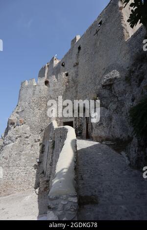 Isole Tremiti - Entrata del Castello dei Badiali da Via Diomede Foto Stock