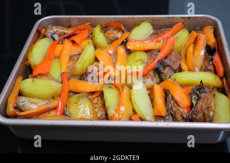 verdure al forno con gamberi Foto Stock