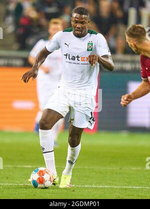 Monchengladbach, Germania. 13 Agosto 2021. Marcus THURAM, MG 10 nella partita BORUSSIA Mönchengladbach - BAYERN MUENCHEN 1-1 1.Lega di calcio tedesca il 13 agosto 2021 a Mönchengladbach, Germania Stagione 2020/2021, giorno 1, 1.Bundesliga, FCB, München, 1.Spieltag, Gladbach, Moenchengladbach. © Peter Schatz / Alamy Live News - le NORMATIVE DFL VIETANO L'USO DI FOTOGRAFIE come SEQUENZE DI IMMAGINI e/o QUASI-VIDEO - Credit: Peter Schatz/Alamy Live News Foto Stock