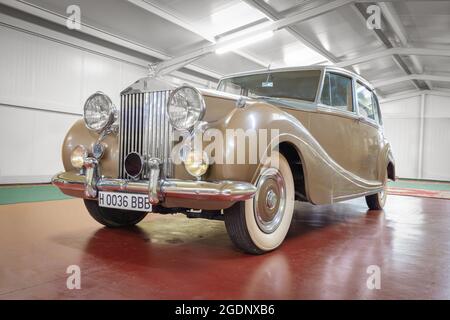 GALDAMES, SPAGNA-8 AGOSTO 2021: 1956 Rolls-Royce Phantom IV a Torre Loizaga (Miguel de la Via) Museo dell'automobile Foto Stock