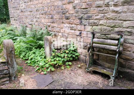 Un vecchio mangolo industriale abbandonato nel museo industriale di Abbeydale, Sheffield. Foto Stock