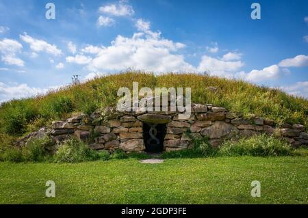 Tutti i cannings moderno barrow Neolitico lungo in Wiltshire, Regno Unito Foto Stock