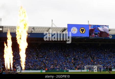 Leicester, Inghilterra, 14 agosto 2021. I fuochi d'artificio sono in programma prima della partita della Premier League al King Power Stadium di Leicester. L'immagine di credito dovrebbe essere: Darren Staples / Sportimage Foto Stock