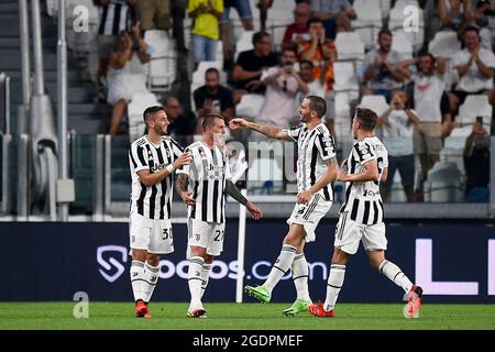 Torino, Italia. 14 agosto 2021. Federico Bernardeschi della Juventus FC festeggia dopo aver segnato un gol durante la partita di calcio tra Juventus FC e Atalanta BC. Credit: Nicolò campo/Alamy Live News Foto Stock