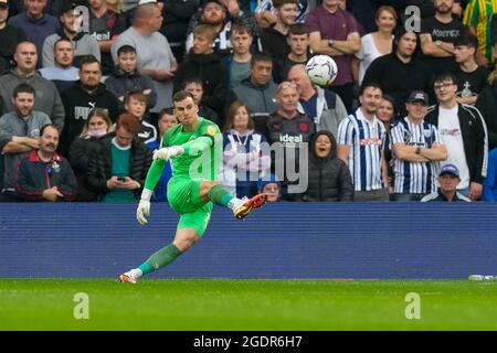 West Bromwich, Regno Unito. 25 Giugno 2021. Simon Sluga (12) di Luton Town durante la partita del campionato Sky Bet tra West Bromwich Albion e Luton Town al Hawthorns, West Bromwich, Inghilterra, il 14 agosto 2021. Foto di David Horn. Credit: Prime Media Images/Alamy Live News Foto Stock