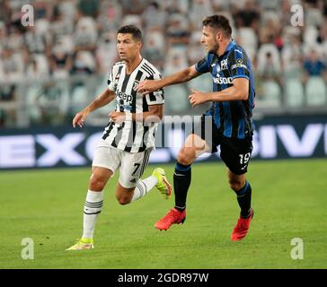 Cristiano Ronaldo (Juventus FC) e Berat Djimsiti (Atalanta) durante la partita di calcio pre-stagionale tra Juve/LM Foto Stock