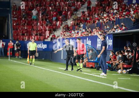 Pamplona, Spagna. 12 agosto 2021. Jagoba Arrasate (Coach; CA Osasuna) in azione durante il calcio spagnolo di la Liga Santander, partita tra CA Osasuna e RCD Español allo stadio Sadar.(Punteggio finale; CA Osasuna 0:0 RCD Español) Credit: SOPA Images Limited/Alamy Live News Foto Stock