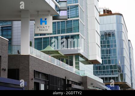 WASHINGTON, DC -1 Apr 2021- Vista dell'hotel Hyatt House nel quartiere di Wharf di Washington, DC, Stati Uniti, sul litorale sud-ovest alon Foto Stock