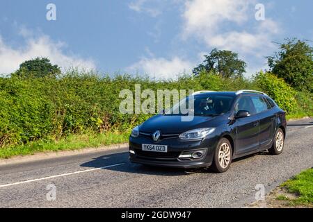 2014 nero Renault Megane D-Que TT Energy DC 1461 cc diesel 4dr in rotta per Capesthorne Hall Classic Salone auto di luglio, Cheshire, Regno Unito Foto Stock