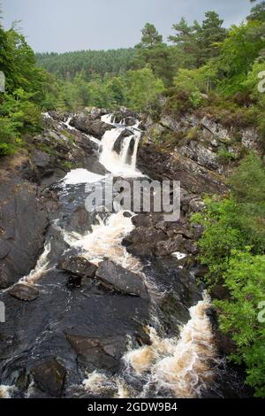 Cascate di Rogie, Black Water River, Ross-shire, Highlands, Scozia, Isole britanniche in estate. Foto Stock