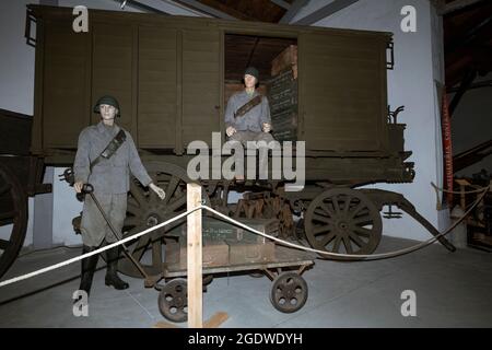 Carro di guerra, fortezza di Bramafam, Bardonecchia (to), Italia Foto Stock