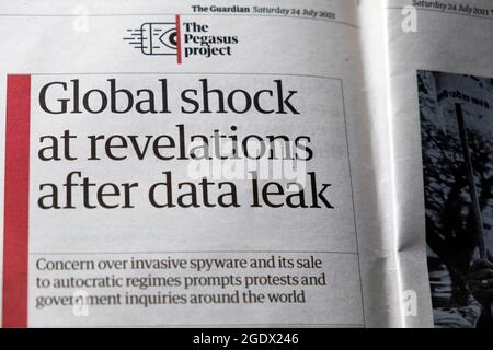 Il progetto di sorveglianza spyware Pegasus 'Global shock at Revelations after data leak' giornale Guardian titolo articolo Londra Inghilterra Gran Bretagna Foto Stock