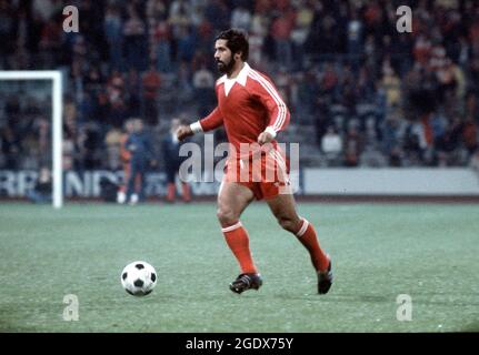 IMMAGINE FILE: 15 agosto 2021. La leggenda del calcio Gerd Mueller è morta all'età di 75 anni. La leggenda del calcio Gerd MUELLER morì all'età di 75 anni. Foto d'archivio; Gerd MUELLER, Germania, calcio, FC Bayern Monaco, Azione, QF Â credito: dpa Picture Alliance/Alamy Live News Foto Stock