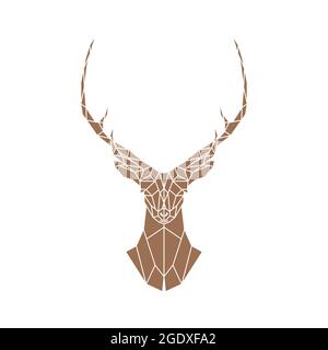 Cervo marrone poligonale con corna su sfondo bianco. Illustrazione vettoriale. Illustrazione Vettoriale