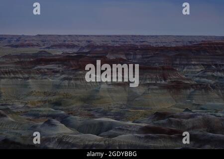 Winslow, Arizona, Stati Uniti. 12 agosto 2021. Il deserto dipinto a nord di Winslow, Arizona. Questa meraviglia della natura si estende fino alla Foresta pietrificata a est sulla riserva Navajo. (Credit Image: © Christopher Brown/ZUMA Press Wire) Foto Stock