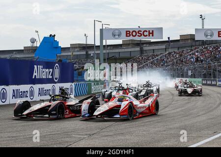 22 Rowland Oliver (gbr), Nissan e.dams, Nissan IM02, Action 29 Sims Alexander (gbr), Mahindra Racing, Mahinda M7Electro, l'azione partirà durante l'ePrix di Berlino 2021, ottava riunione del Campionato del mondo di Formula e 2020-21, sul circuito Tempelhof Airport Street dal 14 al 15 agosto, a Berlino, Germania - Foto Xavi Bonilla / DPPI Foto Stock