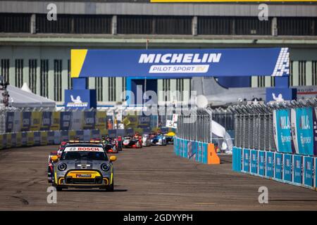 Correia Bruno, Safety Car driver durante l'ePrix di Berlino 2021, 8° appuntamento del Campionato del mondo di Formula e 2020-21, sul circuito Tempelhof Airport Street dal 14 al 15 agosto, a Berlino, Germania - Photo Germain Hazard / DPPI Foto Stock