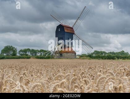 Il mulino a vento di Stvington del XVIII secolo completamente restaurato a Stevington, Bedford, Bedfordshire, Regno Unito Foto Stock