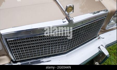 Bordeaux , Aquitaine Francia - 20 15 2020 : chrysler griglia anteriore auto vintage retro logo e segno Foto Stock