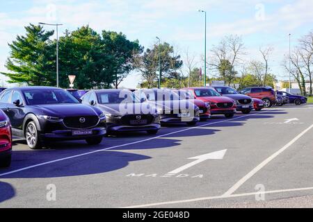 Bordeaux , Aquitaine Francia - 12 15 2020 : mazda auto stock concessionario parcheggiato di negozio veicolo giapponese auto costruttore negozio Foto Stock