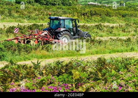 Trattore agricolo, la Hague, dipartimento della Manica, Cotentin, Regione Normandia, Francia Foto Stock