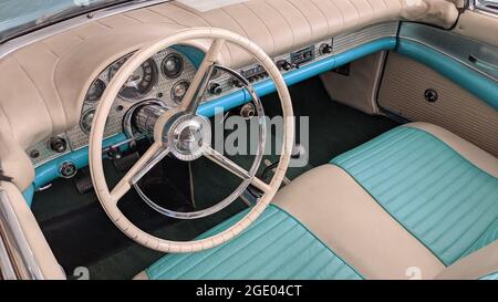 Bordeaux , Aquitaine  France - 12 15 2020 :  Ford Thunderbird Convertible classic car blue white interior and dashboard Foto Stock