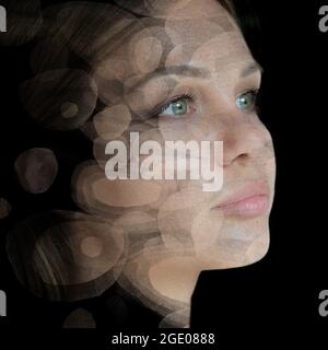 Pittura. Un ritratto di una donna combinato con cerchi disegnati a mano di diverse dimensioni Foto Stock