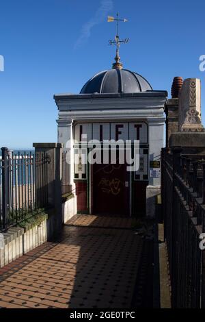 L'ascensore East Cliff a Ramsgate - e l'ascensore Edwardian Beach - Kent, Inghilterra UK Foto Stock