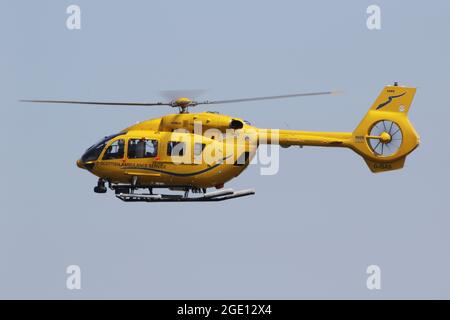 G-ISAS, un Airbus Heicopters H145 gestito da Gama Aviation per lo Scottish Air Ambulance Service, presso l'aeroporto di Prestwick in Ayrshire, Scozia. Foto Stock