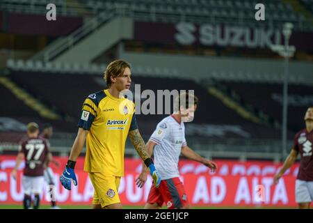 Torino, Italia. 15 agosto 2021. Marco Carnesecchi di Unione sportiva Cremonesedurando la Coppa Italia tra Torino FC e US Cremonese. Torino ha vinto 4-1 dopo le penaliti (Foto di Alberto Gandolfo/Pacific Press) Credit: Pacific Press Media Production Corp./Alamy Live News Foto Stock