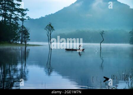 Lago Tuyen Lam di Nizza nella città di da Lat provincia di Lam Dong Vietnam meridionale Foto Stock