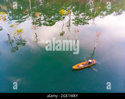 Lago Tuyen Lam di Nizza nella città di da Lat provincia di Lam Dong Vietnam meridionale Foto Stock