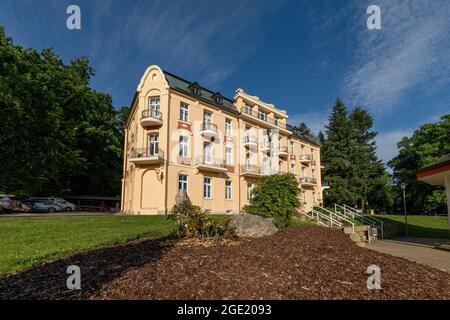 Piccola città termale climatica Lazne Kynzvart vicino Mariánské Lázně - Regione Karlovy Vary - Repubblica Ceca, Europa Foto Stock