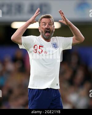 File photo datato 16/06/19 del Lee Mack inglese durante gli aiuti di calcio per l'UNICEF 2019 a Stamford Bridge, Londra. Un documentario che mostra i tentativi del comico Lee Mack di mettersi in forma per la partita di calcio benefica Soccer Aid è di aria su ITV. Lee Mack's Road to Soccer Aid lo seguirà anche mentre cerca di migliorare la sua tecnica calcistica dopo aver perso tre sanzioni in tre precedenti incontri di Soccer Aid. Data di emissione: Lunedì 16 agosto 2021. Foto Stock