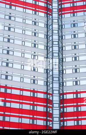 Edificio d'uffici rosso e bianco Foto Stock